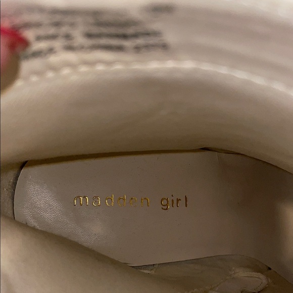 Madden Girl Codyy Winter White Heeled Boots Size 10 - Picture 2 of 10